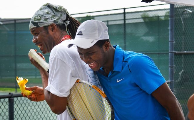 在台前的果 在台前的果