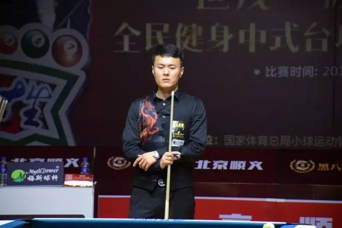 缺乏沉稳的 缺乏沉稳的