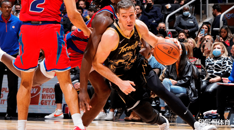 在夏季赛首 在夏季赛首